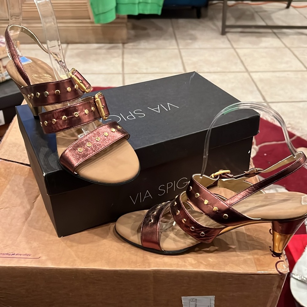 Onex Studded Bronze Strappy Buckled Sandal with Two Toned Heel Sz 38 NEW